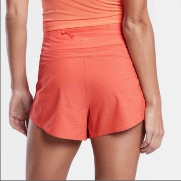 Athleta run with it 3.5” short - Picture 3 of 4